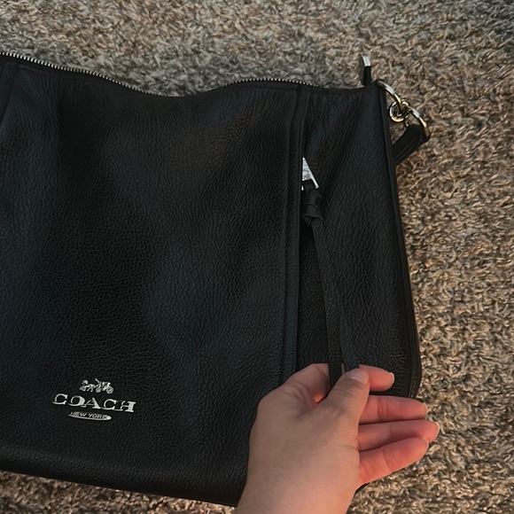 Vintage Coach Black Leather Shoulder Bag - Picture 6 of 10